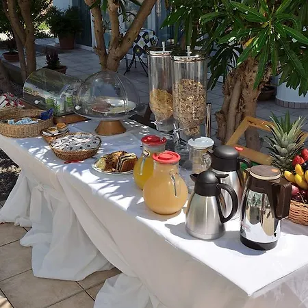 Paradiso Bed & Breakfast 3*
