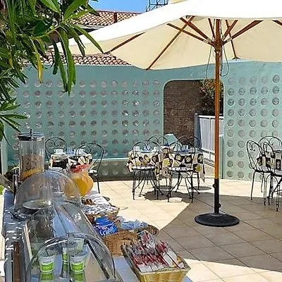 Paradiso فندق مبيت وإفطار 3*